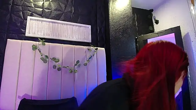 Snapshot of Mia_Rinn chatting on 12-27-24, 01:28 Mia Rinn online show from 12-27-24, 01:28