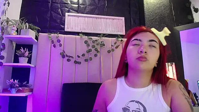 Snapshot of Mia_Rinn chatting on 01-08-25, 01:09 Mia Rinn online show from 01-08-25, 01:09