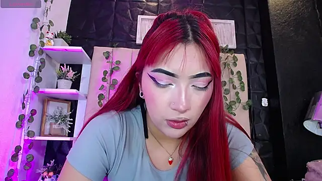 Snapshot of Mia_Rinn chatting on 02-11-25, 04:46 Mia Rinn online show from 02-11-25, 04:46