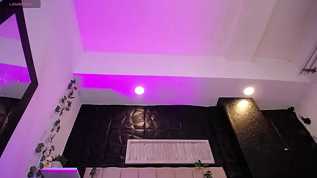 Snapshot of Mia_Rinn chatting on 02-14-25, 07:12 Mia Rinn online show from 02-14-25, 07:12