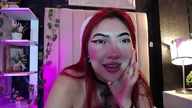 Snapshot of Mia_Rinn chatting on 02-18-25, 07:52 Mia Rinn online show from 02-18-25, 07:52