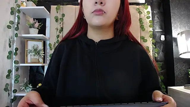Snapshot of Mia_Rinn chatting on 02-28-25, 01:03 Mia Rinn online show from 02-28-25, 01:03