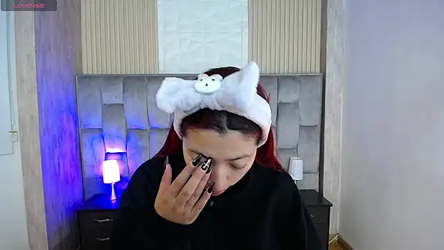 Snapshot of Mia_Rinn chatting on 09-10-25, 01:11 Mia Rinn online show from 09-10-25, 01:11
