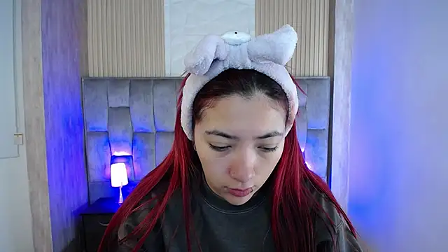Snapshot of Mia_Rinn chatting on 09-13-25, 01:11 Mia Rinn online show from 09-13-25, 01:11