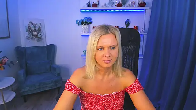 AgathaKlouin online show from 10-28-25, 07:49