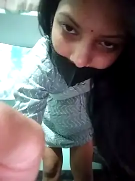 Hotty-Divya online show from 04-23-26, 07:41