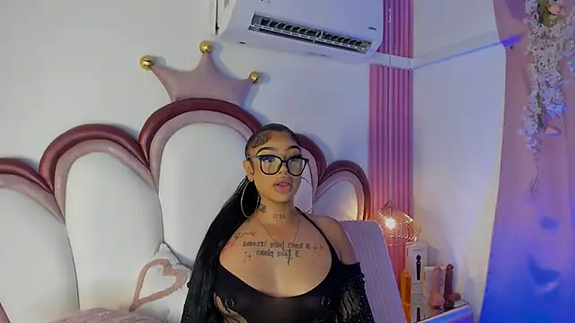 Mia Jansen online show from 07-21-26, 01:57