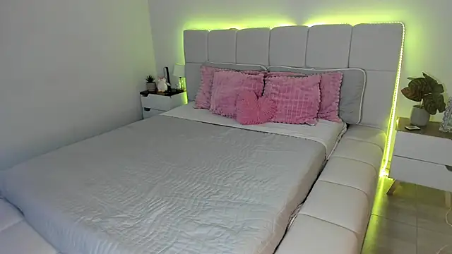 Snapshot of Ori_valentina chatting on 02-09-26, 09:19 Ori valentina online show from 02-09-26, 09:19