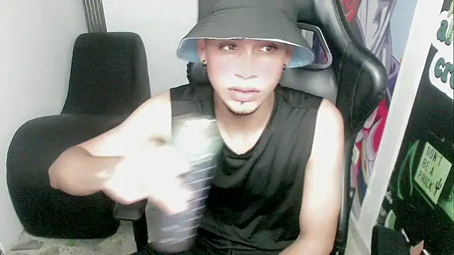 zacariasss  online show from 12-29-24, 02:06