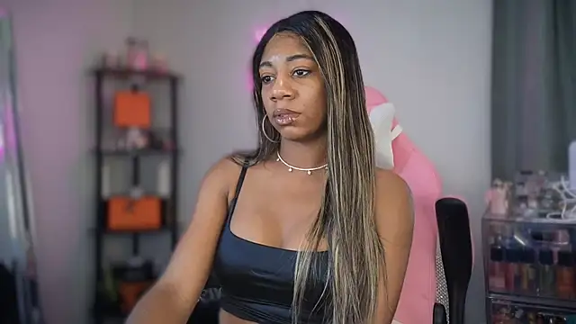 Snapshot of longislandprincess chatting on 03-13-25, 01:07 longislandprincess online show from 03-13-25, 01:07