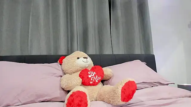 Snapshot of longislandprincess chatting on 02-21-26, 09:43 longislandprincess online show from 02-21-26, 09:43