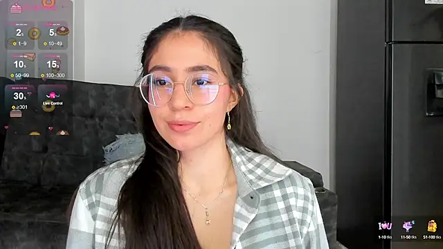 Snapshot of emmadiaz1 chatting on 12-31-24, 03:12 emmadiaz1 online show from 12-31-24, 03:12