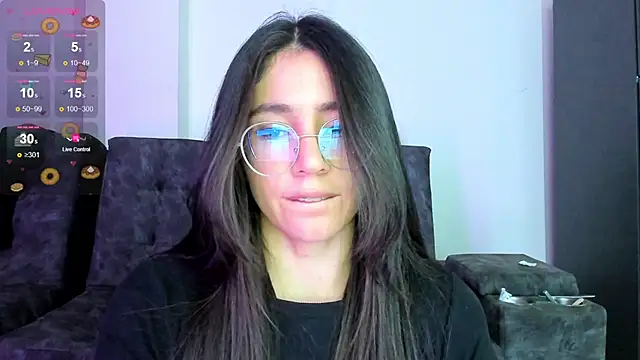 Snapshot of emmadiaz1 chatting on 01-07-25, 01:49 emmadiaz1 online show from 01-07-25, 01:49