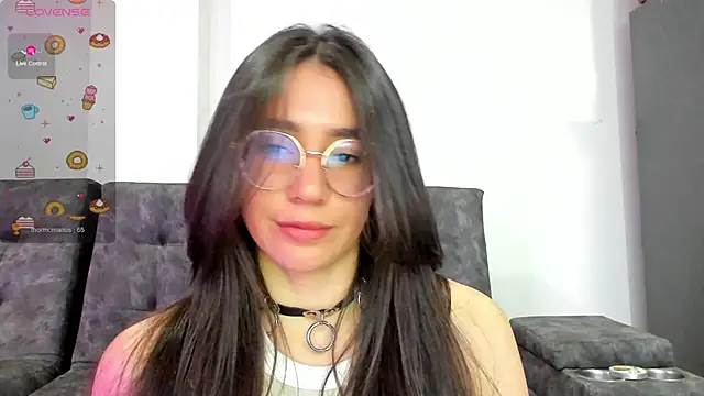 Snapshot of emmadiaz1 chatting on 01-12-25, 12:49 emmadiaz1 online show from 01-12-25, 12:49