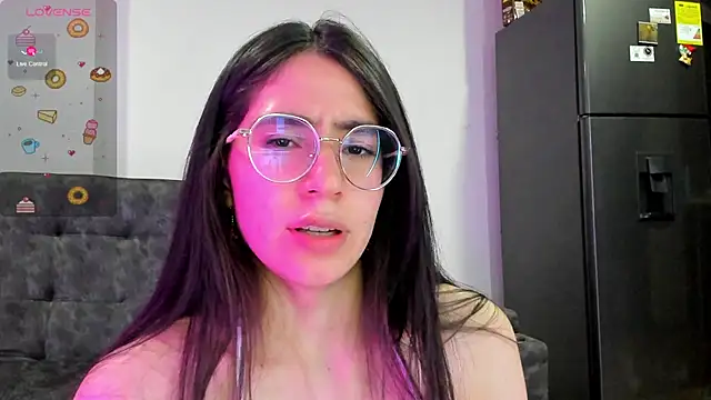 Snapshot of emmadiaz1 chatting on 01-16-25, 03:34 emmadiaz1 online show from 01-16-25, 03:34