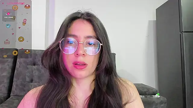 Snapshot of emmadiaz1 chatting on 01-21-25, 02:22 emmadiaz1 online show from 01-21-25, 02:22