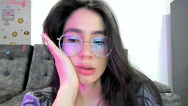 Snapshot of emmadiaz1 chatting on 01-30-25, 02:27 emmadiaz1 online show from 01-30-25, 02:27