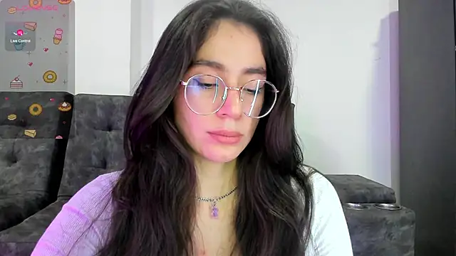 Snapshot of emmadiaz1 chatting on 03-01-25, 01:00 emmadiaz1 online show from 03-01-25, 01:00