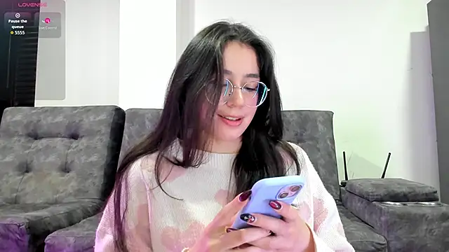 Snapshot of emmadiaz1 chatting on 09-26-25, 02:48 emmadiaz1 online show from 09-26-25, 02:48