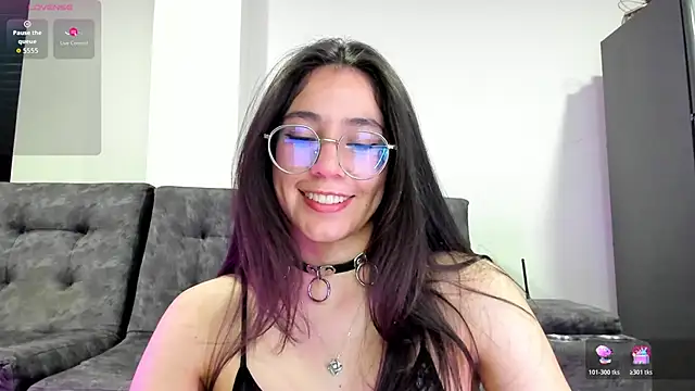 Snapshot of emmadiaz1 chatting on 12-01-25, 04:17 emmadiaz1 online show from 12-01-25, 04:17