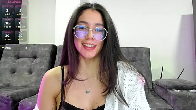 Snapshot of emmadiaz1 chatting on 12-15-25, 03:11 emmadiaz1 online show from 12-15-25, 03:11