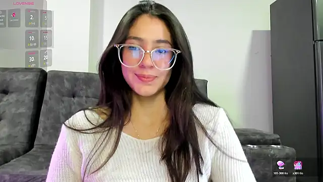 Snapshot of emmadiaz1 chatting on 01-13-26, 02:50 emmadiaz1 online show from 01-13-26, 02:50