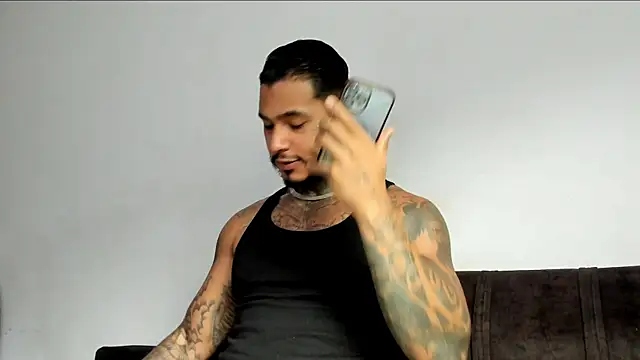 Snapshot of Exotic_tatto27121 chatting on 06-07-26, 08:56 Exotic tatto27121 online show from 06-07-26, 08:56