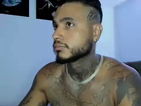 Snapshot of Exotic_tatto27121 chatting on 06-21-26, 08:00 Exotic tatto27121 online show from 06-21-26, 08:00