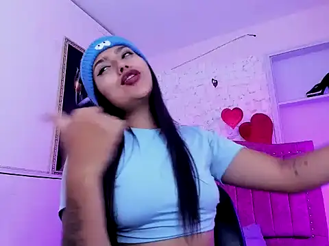 SarahStones online show from 09-26-25, 02:59