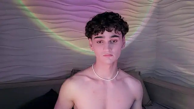 adam 21cm   online show from 02-04-25, 07:44