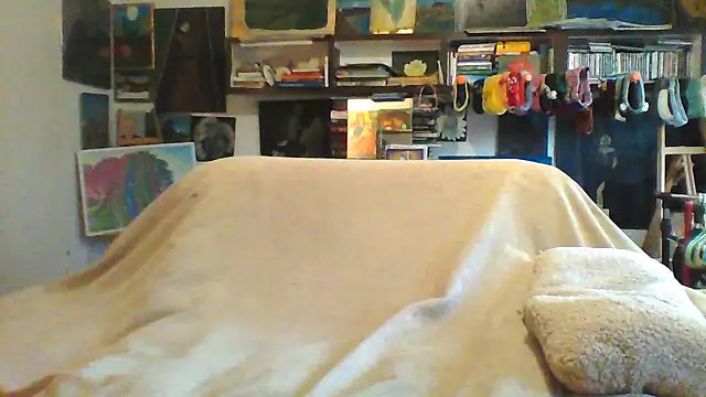 MariaAnaSunshine online show from 12-17-25, 02:34