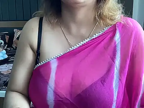 Snapshot of sassypooja chatting on 12-27-24, 07:08 sassypooja online show from 12-27-24, 07:08