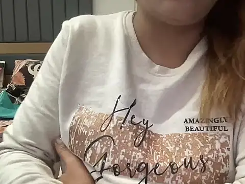 Snapshot of sassypooja chatting on 12-28-24, 04:09 sassypooja online show from 12-28-24, 04:09
