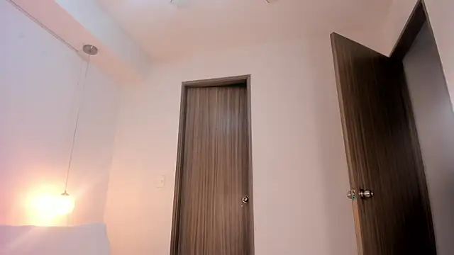 Snapshot of Mariana_Synn chatting on 07-26-26, 01:25 Mariana Synn online show from 07-26-26, 01:25