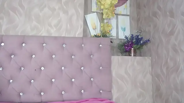 AnnieSoul online show from 10-11-25, 02:37