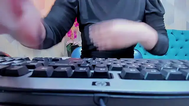 AnnieSoul online show from 11-28-25, 03:04