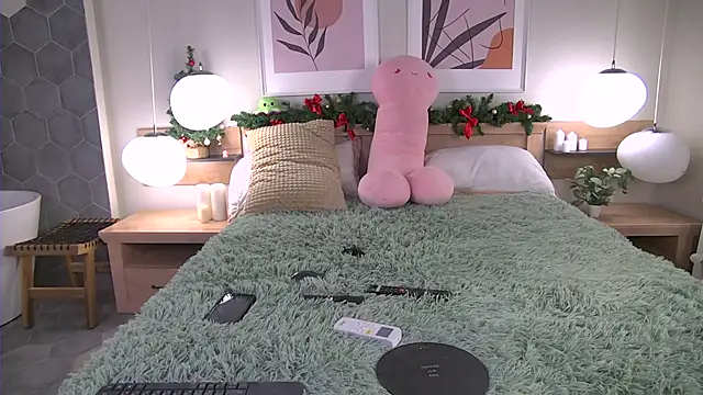 AshleyDouglas online show from 12-25-24, 04:12