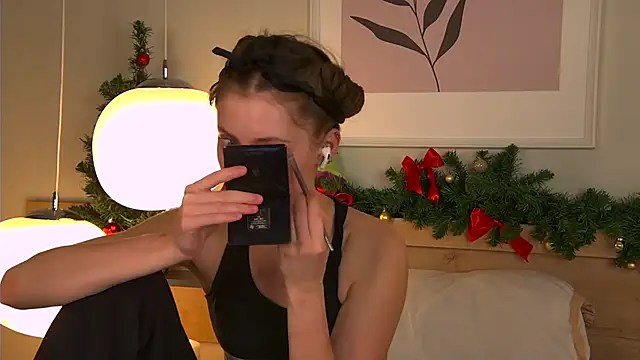 AshleyDouglas online show from 01-06-25, 03:42