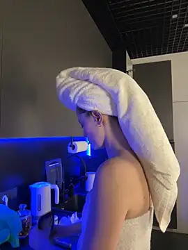 AshleyDouglas online show from 03-03-25, 08:05