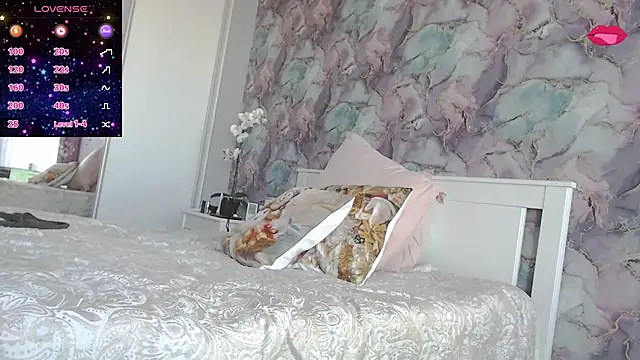 Snapshot of deliciousRose chatting on 05-04-26, 05:03 deliciousRose online show from 05-04-26, 05:03