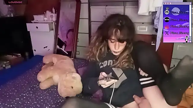 piou-sissy online show from 10-27-25, 09:19