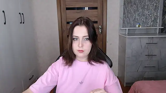 Kristy-Max online show from 11-15-25, 06:04