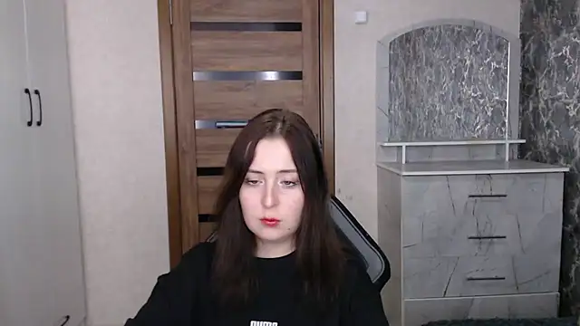 Kristy-Max online show from 11-21-25, 07:34