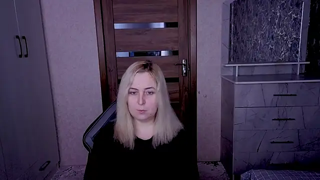 Kristy-Max online show from 04-13-26, 08:25