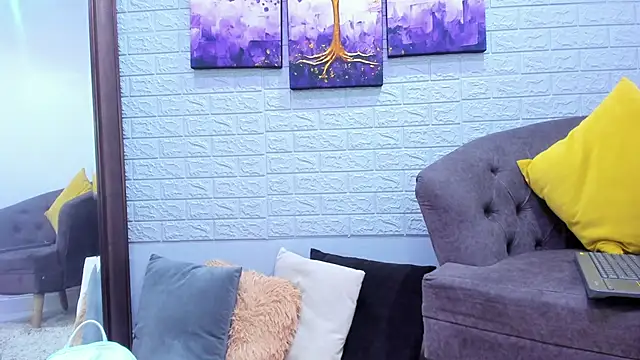  EmilyJireh  online show from 03-01-25, 07:15