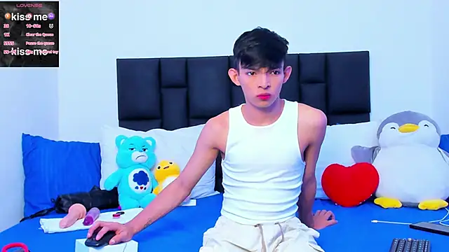 Snapshot of Tonny_twink_ chatting on 03-09-25, 09:57 Tonny twink  online show from 03-09-25, 09:57