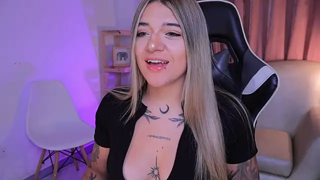 ashleyvalirya online show from 09-18-25, 04:03