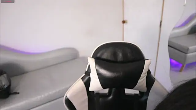 ashleyvalirya online show from 04-06-26, 07:48