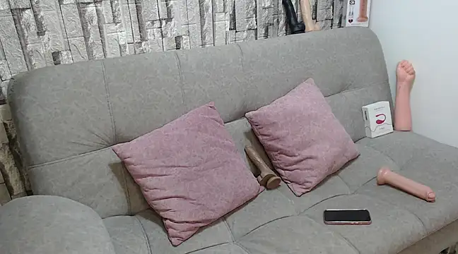 Snapshot of diiana_miller chatting on 01-10-25, 12:27 diiana miller online show from 01-10-25, 12:27