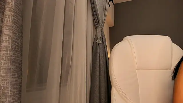 Giovanna oliveira online show from 10-27-25, 05:55